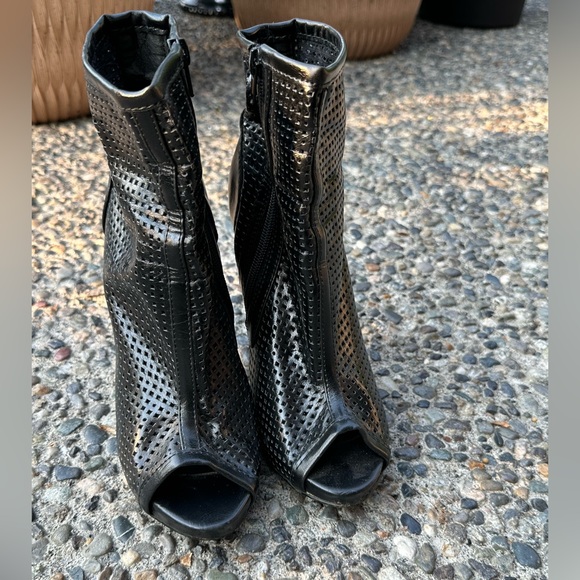 Gossip peep toe booties size 7/ 37 - Picture 3 of 7